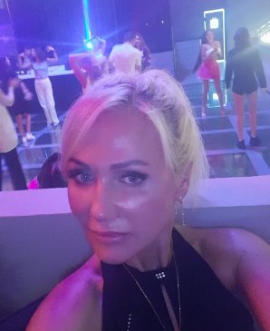 Александра, 30