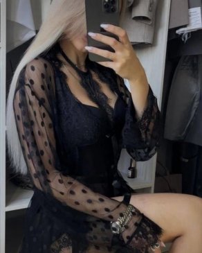 Виктория, 36